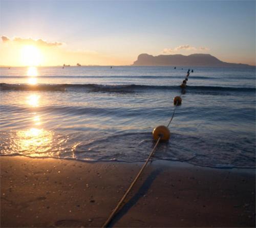 阿尔赫西拉斯Estudio A Pie De Playa Con Bano Y Cocina Privados公寓 外观 照片