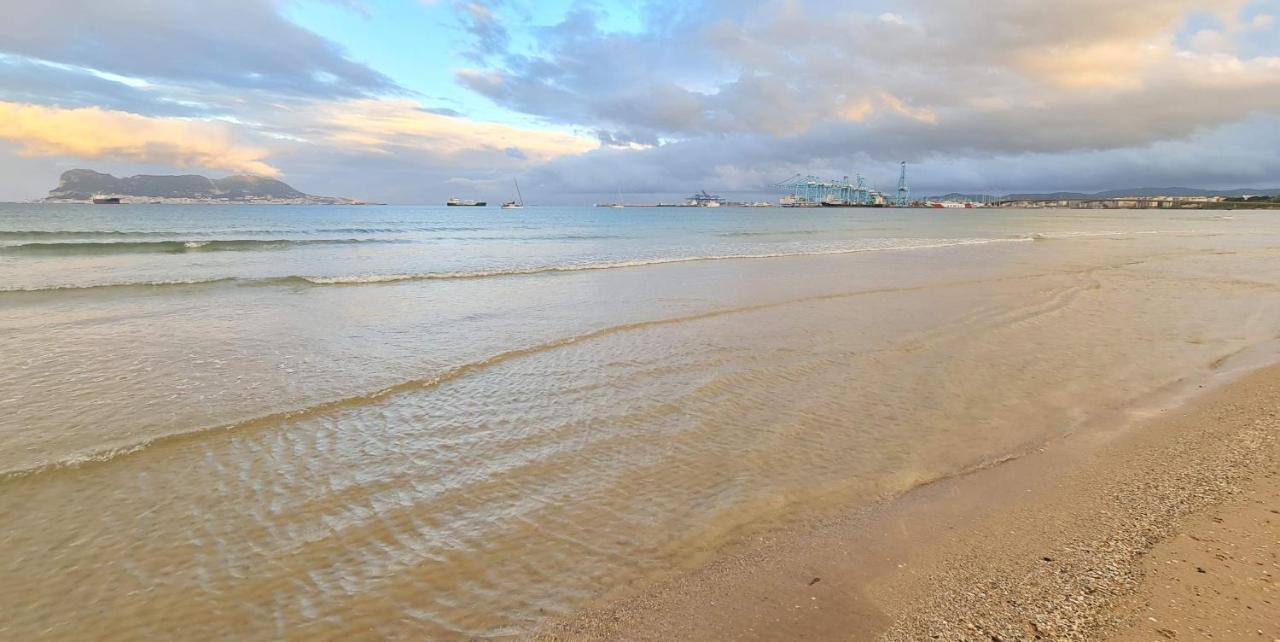 阿尔赫西拉斯Estudio A Pie De Playa Con Bano Y Cocina Privados公寓 外观 照片